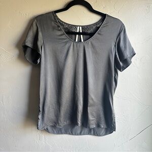 Anthropologie 100% Silk‎ Grey Short Sleeve Top Size XS Relaxed Fit